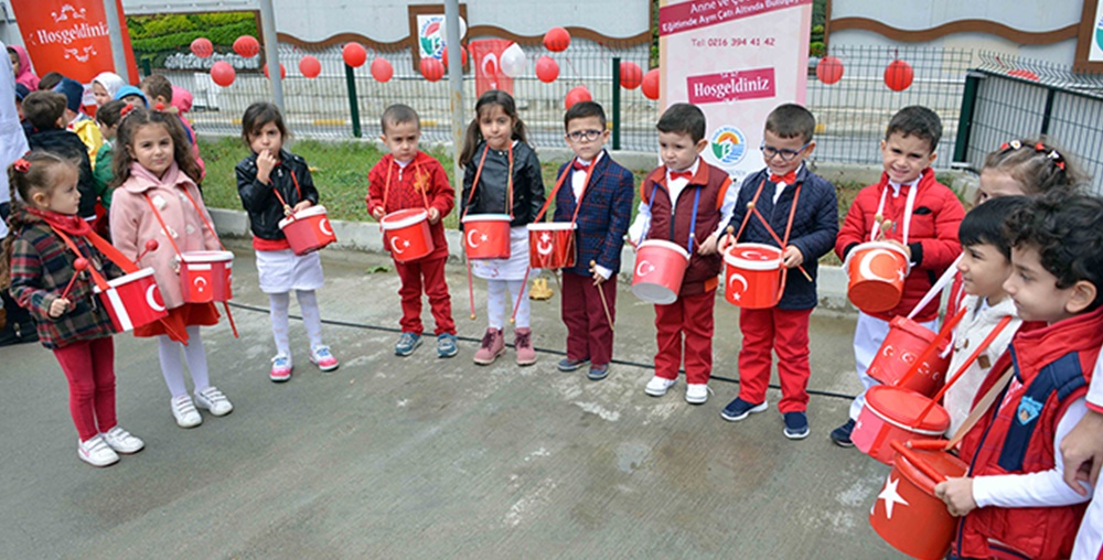 CUMHURİYET IŞIĞI HEP YANIYOR